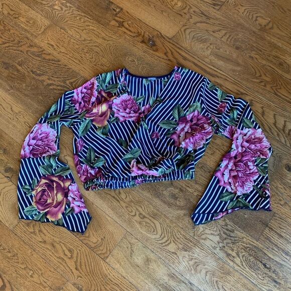 Charlotte Russe Cropped‎ Top Strips and Floral Print - Picture 5 of 15